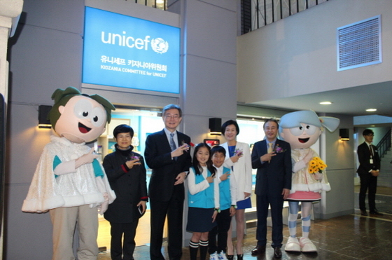 NSP통신-유니세프 키자니아위원회 오픈식에 참석한 키자니아 서울 진현숙 사장, 유니세프한국위원회 서대원 사무총장 등 (키자니아 서울 제공)