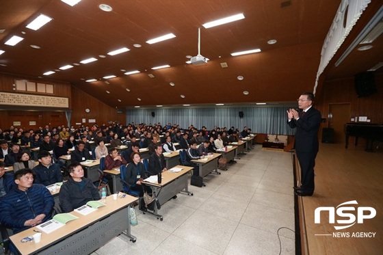 NSP통신-장만채 전남교육감이 14일 일반직 5, 6급 직원을 대상으로 역량강화 교육을 실시하고 있다. (전남교육청)