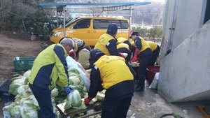 [NSP PHOTO]담양경찰서 의경,  연말 소외계층 위한 사랑의 봉사활동 실시