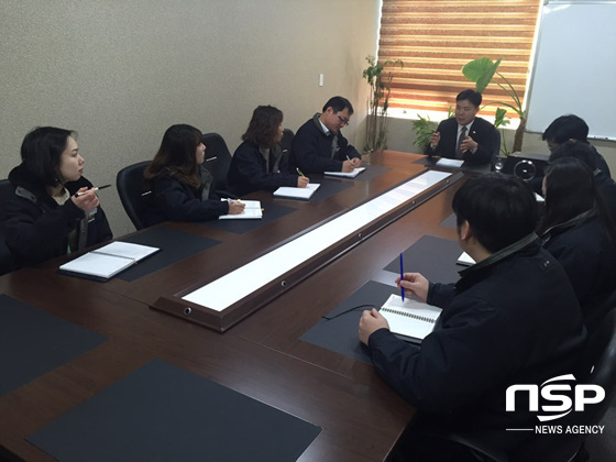 NSP통신-산업안전 및 사회공헌에 뜻을 모으는 임직원들의 회의 모습. (도남선 기자)