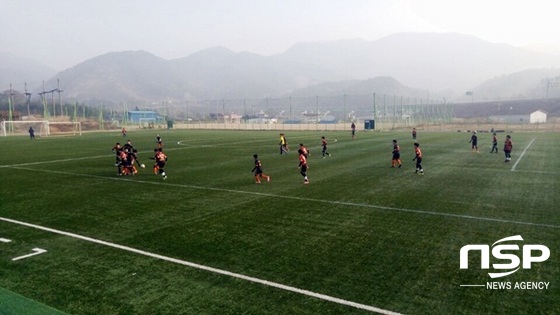 NSP통신-4일 막이 오른 장흥군 체육회장배 축구대회. (장흥군)