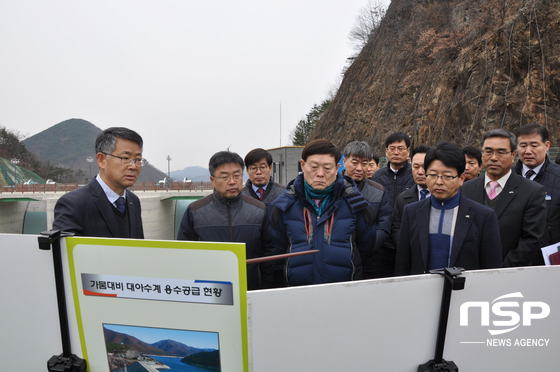 NSP통신-이상무 한국농어촌공사장이 전북 대아수계를 방문해 가뭄현황에 대해 청취했다