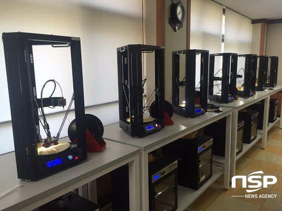 NSP통신-DIT 에디슨공작소와 3D창작터에는 3D 모델을 설계할 수 있는 컴퓨터와 이를 기반으로 시제품을 제작하는 최신식 3D프린터가 26대, 3D스캐너가 3대, 레이저 절단기 등 다양한 제작도구가 완비돼 있다.