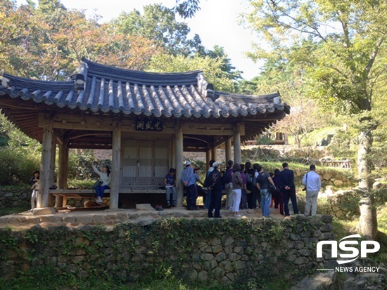 NSP통신-담양 소쇄원을 관광객들이 둘러보고 있다. (담양군)