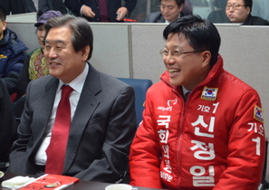 [NSP PHOTO]신정일 여수갑 예비후보, 김무성 대표에 돌산대교 쌍둥이 다리건설 건의