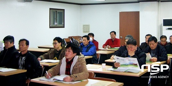 NSP통신-담양군이 16일 실시한 친환경 축산물 인증 요령에 대한 교육. (담양군)