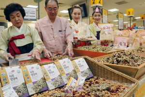 [NSP PHOTO]이마트, 한식(寒食)엔 전통 음식 한과 드세요