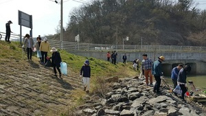 [NSP PHOTO]군산시 농업기술센터, 새만금마라톤 코스 환경 정화활동