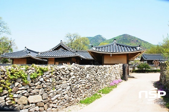 NSP통신-전통한옥의 정취를 느낄수 있는 외암 민속마을 모습 (아산시)