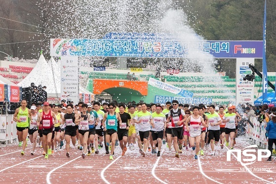 NSP통신-2016 군산새만금국제마라톤대회가 10일 군산시일원에서 1만2000여명의 선수가 참가한 가운데 성황리에 개최됐다.