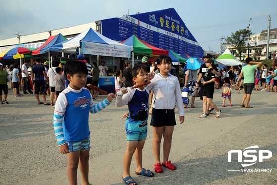 NSP통신-장흥군이 지난 해 물축제 기간 동안 운영한 향토음식관. (장흥군)