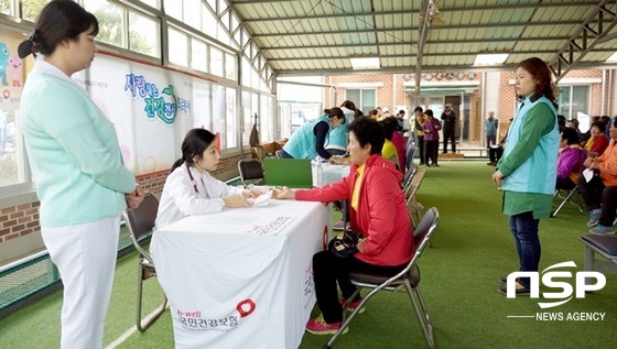 NSP통신-화순전남대병원이 지난 16일 해남에서 건강보험공단과 함께 펼친 의료봉사활동. (화순전남대병원)