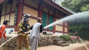 [NSP PHOTO]여수소방서, 전통사찰·문화재 소방특별조사 및 훈련 실시