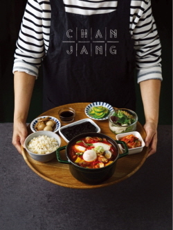 NSP통신-이씨엠디가 모던 한식 브랜드 찬장을 론칭했다. (풀무원 제공)