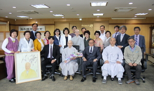 [NSP PHOTO]부산 도원사 만오 스님, 동국대 경주캠퍼스에 6억원 전달