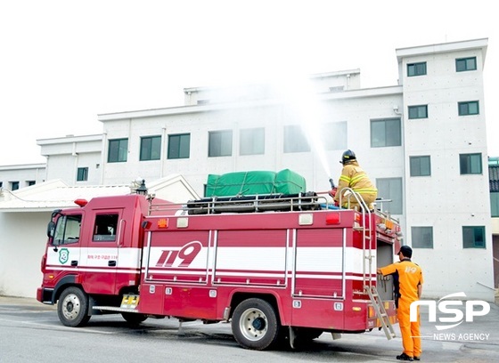 NSP통신-담양군이 지난 26일 실시한 군 청사 소방 합동훈련. (담양군)