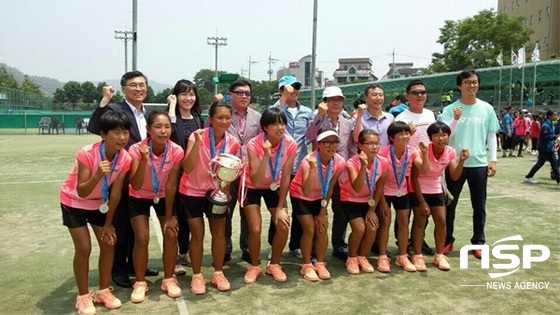 NSP통신-최근 열린 전국소년체전에서 준우승을 차지한 장흥 대덕중 정구팀. (장흥군)
