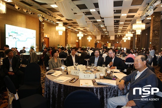 NSP통신-황정수 무주군수가 마을기본법에서 자치단체의 책임과 권한 확대 강조하는 모습 (사진=무주군 제공)