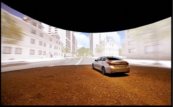 NSP통신-캠페인 주인공이 제네시스(DH)에 탑승해 3D 영상으로 구현된 가상의 고향을 보고 있는 모습 (현대차)