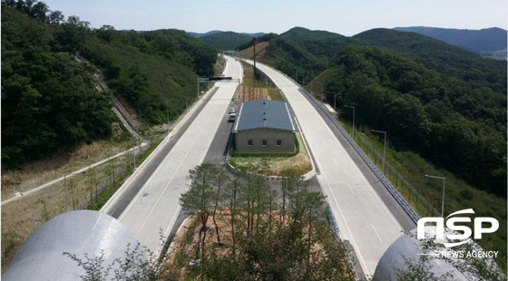 NSP통신-30일 완전 개통된 울산~포항 고속도로 전경 (한국도로공사)