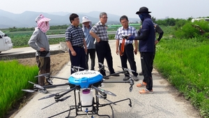 [NSP PHOTO]경산시, 병충해방제 위해 농업용 드론 날려