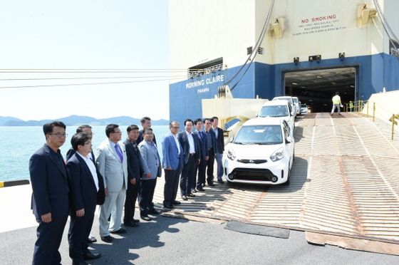 NSP통신-목포 신항 국제자동차부두 첫 입항 (목포시)