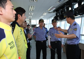 [NSP PHOTO]박찬현 동해해경본부장, 포항 관내 해수욕장 등 치안현장 점검