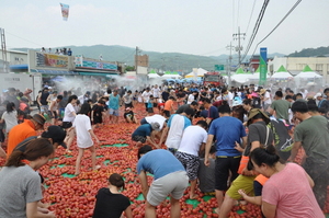 [NSP PHOTO]오뚜기, 화천 토마토 축제 13년째 후원