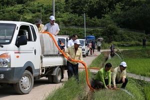 [NSP PHOTO]장흥군, 불볕 더위 속 가뭄과의 사투···농업용수 비상급수