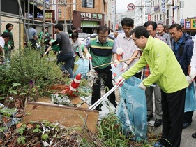 [NSP PHOTO]광주 동구, 추석 맞이 일제 대청소 실시