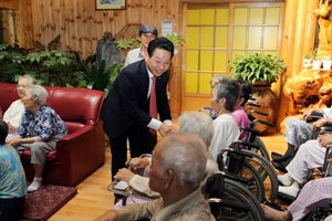 [NSP PHOTO]전동평 영암군수, 추석맞이 사회복지시설 위문