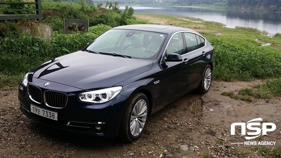 NSP통신-파주 임진강변의 BMW 5GT 30d xDrive (강은태 기자)
