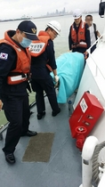 [NSP PHOTO]포항해경, 포항항 해상 화물선에서 발생한 응급환자 후송