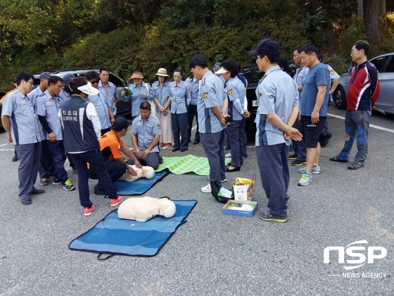 NSP통신-26일 익산소방서 직원과 의용소방대원이 미륵산 일대 산악안전사고 미연 방지 안전교육 및 홍보활동을 진행했다 (익산소방서)
