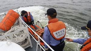 [NSP PHOTO]포항해경, 중국어선 20대 응급환자 긴급후송