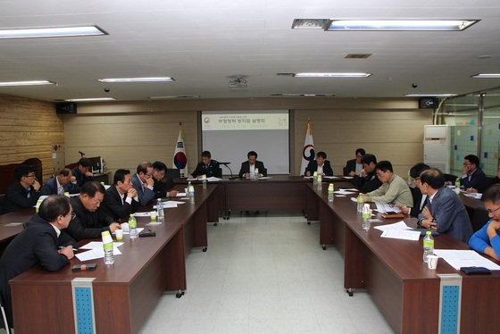 NSP통신-▲김포공항세관 강당에서 청탁금지법 설명회를 개최하고 있다