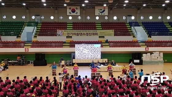 NSP통신-장흥군이 18일 개최한 건강리듬체조댄스 경연대회. (장흥군)