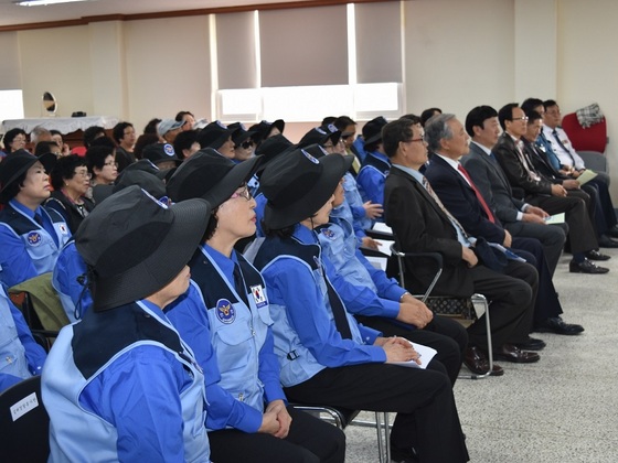 NSP통신-▲안산시 실버경찰봉사대 발대식을 진행하고있다(사진제공=안산시청 제공)