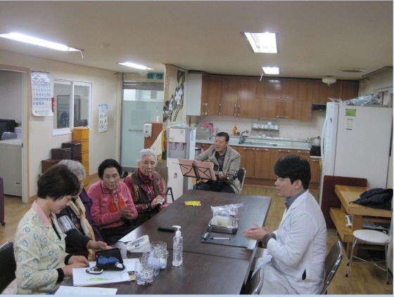 NSP통신-힐링 사랑방 한방 100세교실 모습. (오산시청 제공)