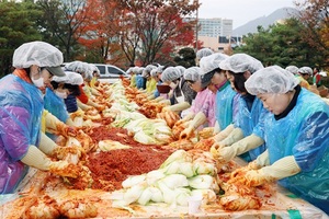 [NSP PHOTO]군포시-새마을회, 김장이 어르신 겨울 따뜻하게 한다