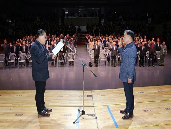 NSP통신-공직사회에 행정신뢰도 제고를 위해 안성시 공무원 자정 결의대회 (안성시 제공)