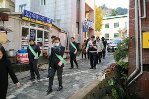 [NSP PHOTO]울릉군,동절기 취약계층 안전사고 예방 거리 홍보