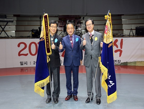 NSP통신-경기 안성시(시장 황은성)가 국민권익위원회 2016년도 공공기관 청렴도 측정 결과 종합청렴도 8.00점으로 전국 3위(경기도 내 1위)의 우수기관 선정되어 영예를 안았다. (안성시 제공)