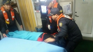 [NSP PHOTO]목포해경, 밤 사이 섬마을 응급환자 3명 긴급 이송