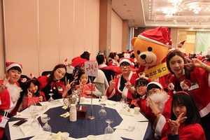 [NSP PHOTO]전북은행 신입행원, 소외계층 아동에 크리스마스 선물