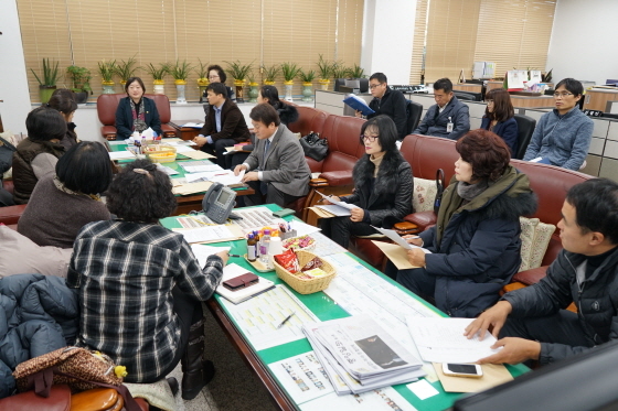 NSP통신-14일 경기도의회 보건복지위원회 위원실에서 보건복지위원회가 경기도요양보호사협회와 간담회를 가졌다. (경기도의회)