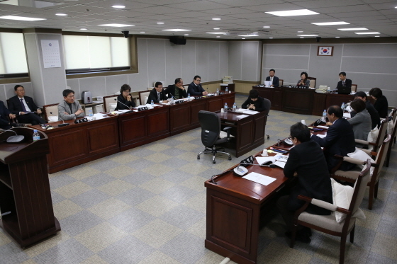 [NSP PHOTO]수원시의회 예결특위, 2017년 수원시 예산안 의결