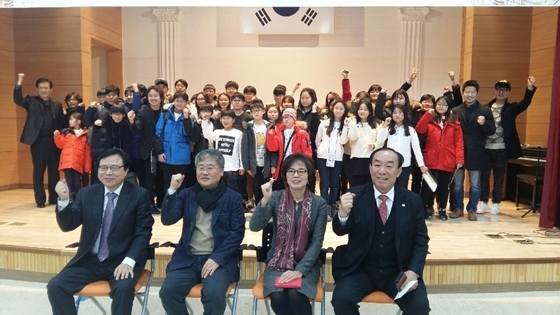 NSP통신-경기꿈의학교 고양지역 성장발표회 단체 기념사진 (경기도고양교육지원청)