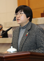 [NSP PHOTO]포항시의회 박희정 의원, 포항시 보은성 예산편성 신랄한 질타
