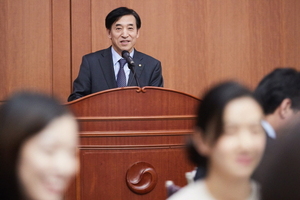 [NSP PHOTO]이주열 총재 위축된 소비심리 되살리는 것 우선시해야